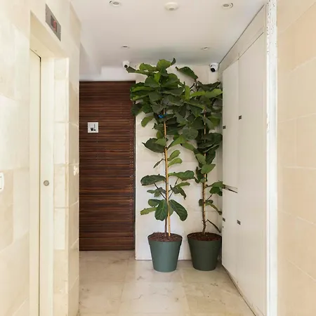 Localz - The Carmel Apartments W Private Mamad Тель-Авив Экстерьер фото
