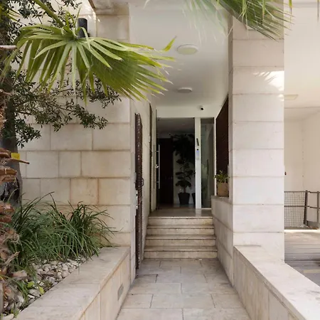 Localz - The Carmel Apartments W Private Mamad Тель-Авив Экстерьер фото